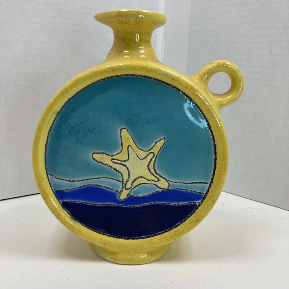 VTG Artesa Ecuador Hand Painted Starfish Seahorse Yellow Round Pottery Vase 7.5